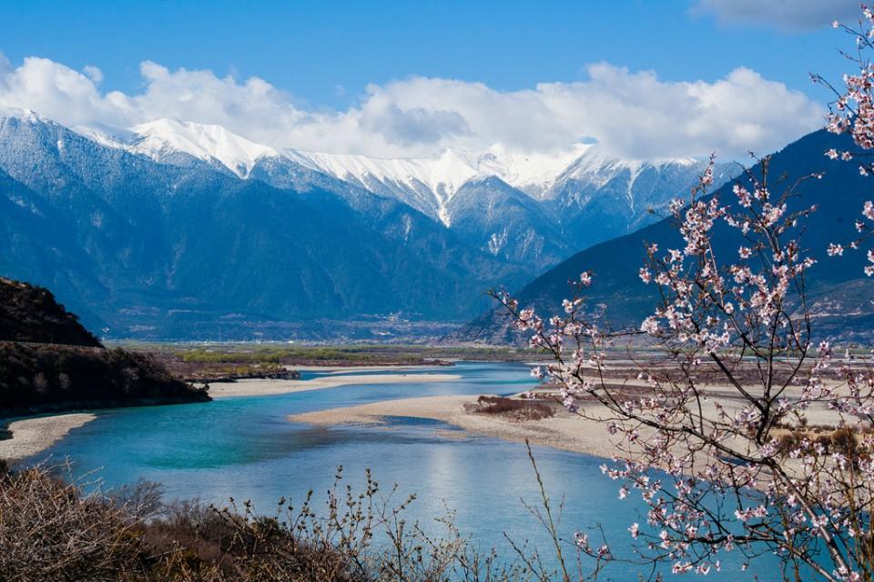雪域高原西藏的辉煌历程